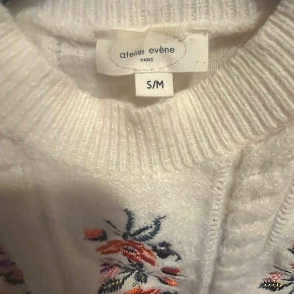 Ivory Floral Embroidered Sweater - Picture 4 of 5